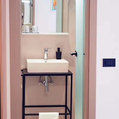 Old Town Akademis Gariste