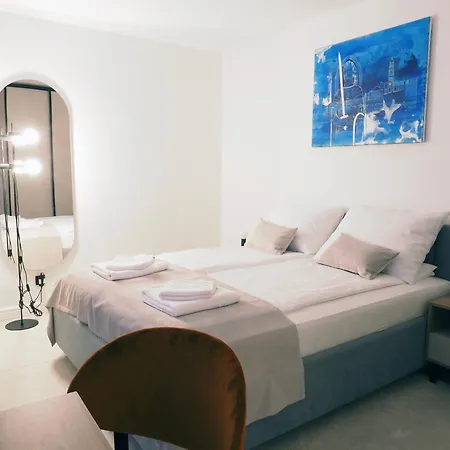 Old Town Akademis Gariste Alojamento de Acomodação e Pequeno-almoço 3*