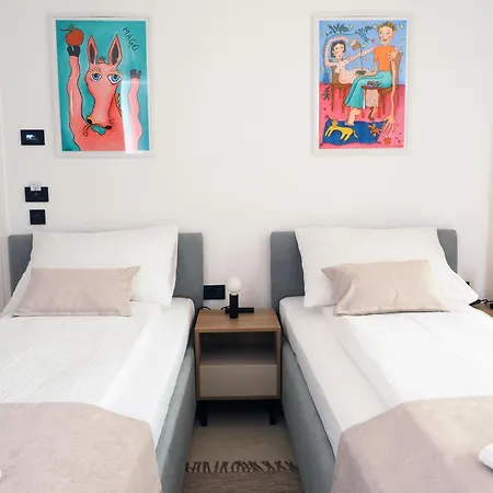 Old Town Akademis Gariste