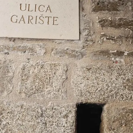 Alojamento de Acomodação e Pequeno-almoço Old Town Akademis Gariste Dubrovnik