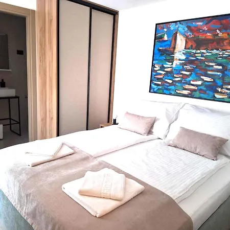 Bed & Breakfast Old Town Akademis Gariste *